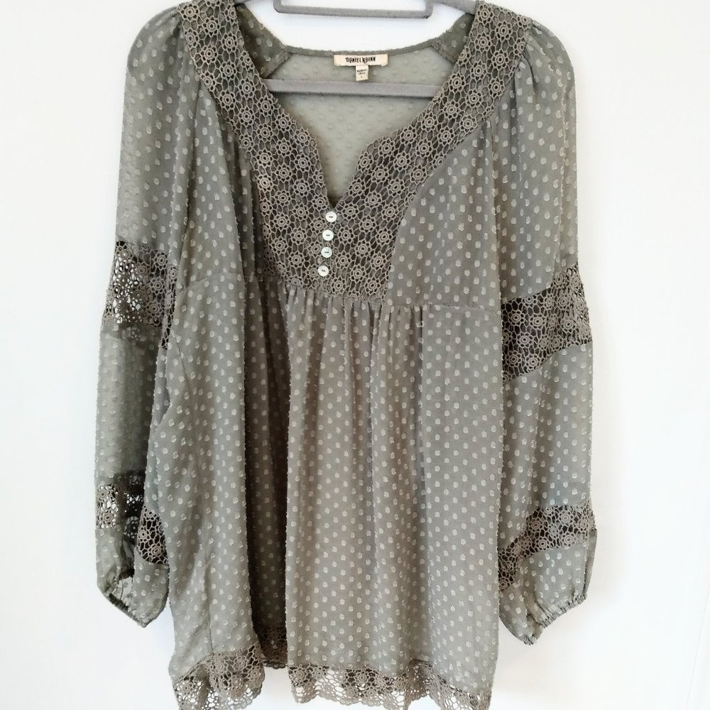 DANIEL BRINN Soft Flowing Pale Green Blouse Large